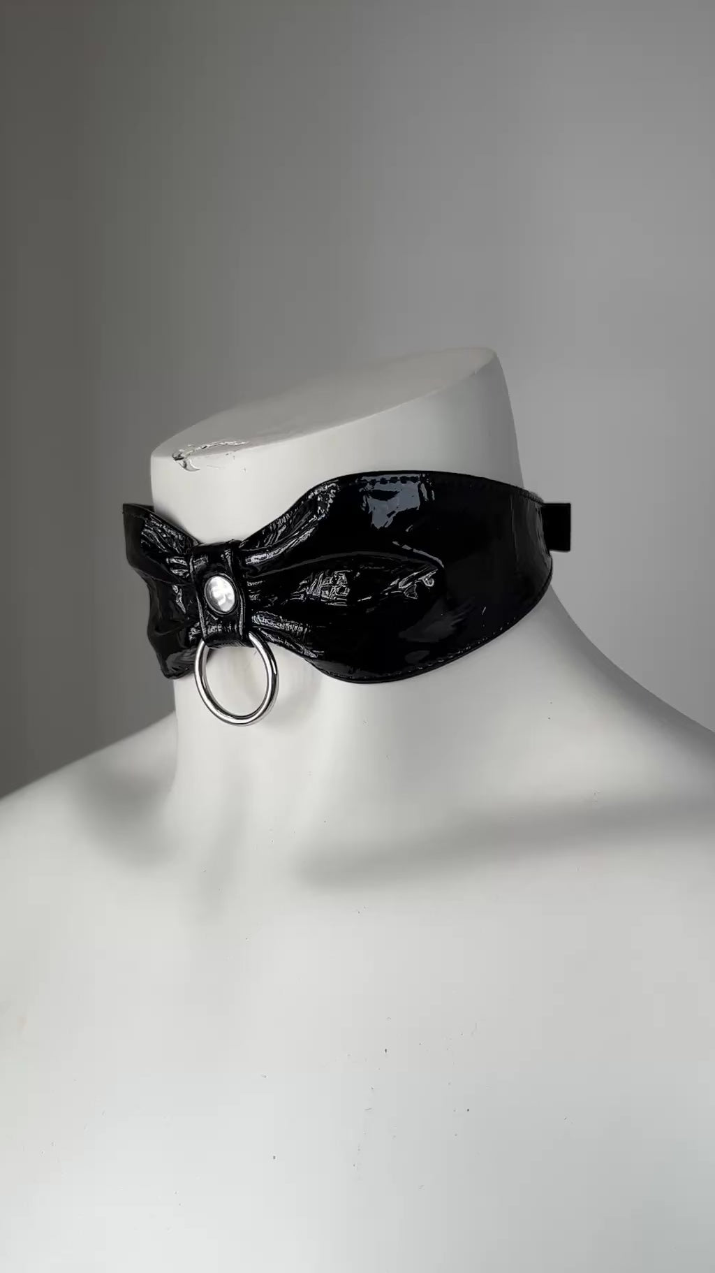 Bow choker - shiny black